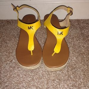 New Michael Kors Wedge Heel yellow thong sandal Never Worn
